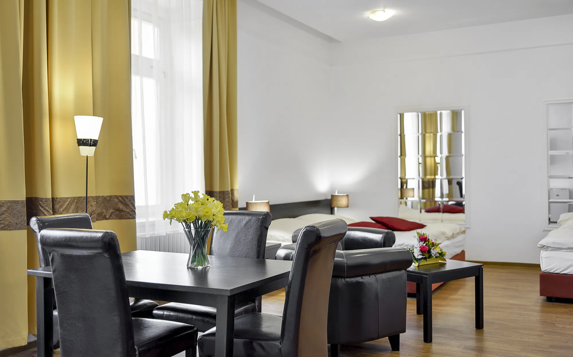 Studio Apartment gallery preview 4